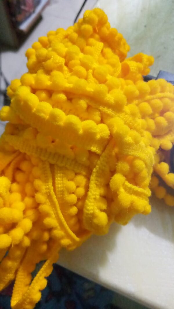 Turmeric yellow Pompom lace 1 meter