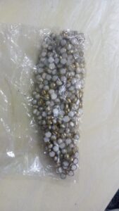 Framed Kundans round white pearl 4mm – 10g