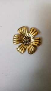 Antique gold pendant striped flower