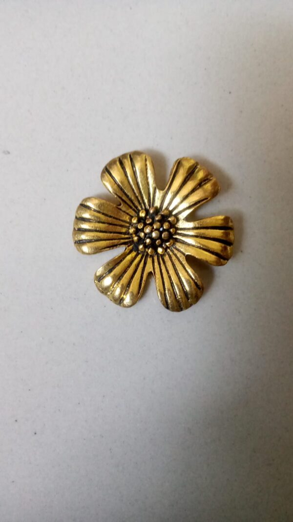 Antique gold pendant striped flower