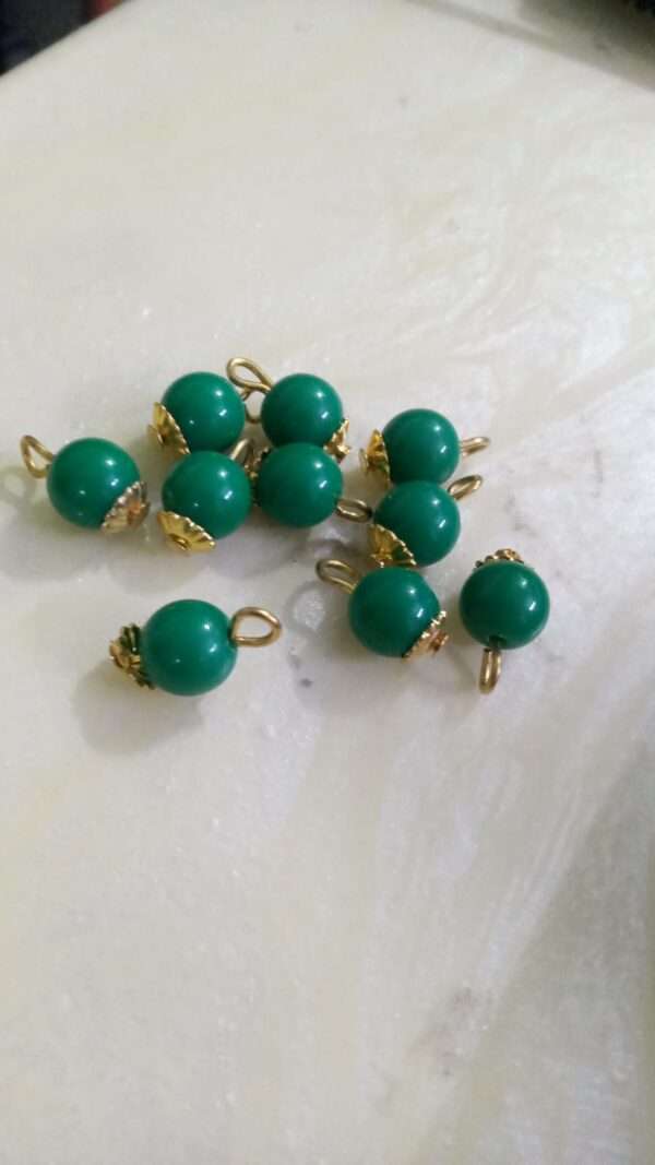 Bead hangings round 7mm - dark green 10 pieces
