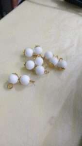 Bead hangings round 7mm - white 10 pieces