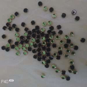 Framed kundans round 4mm light green 10g Glass Kundans