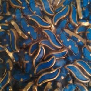 Framed Kundans S Shape blue 11mm