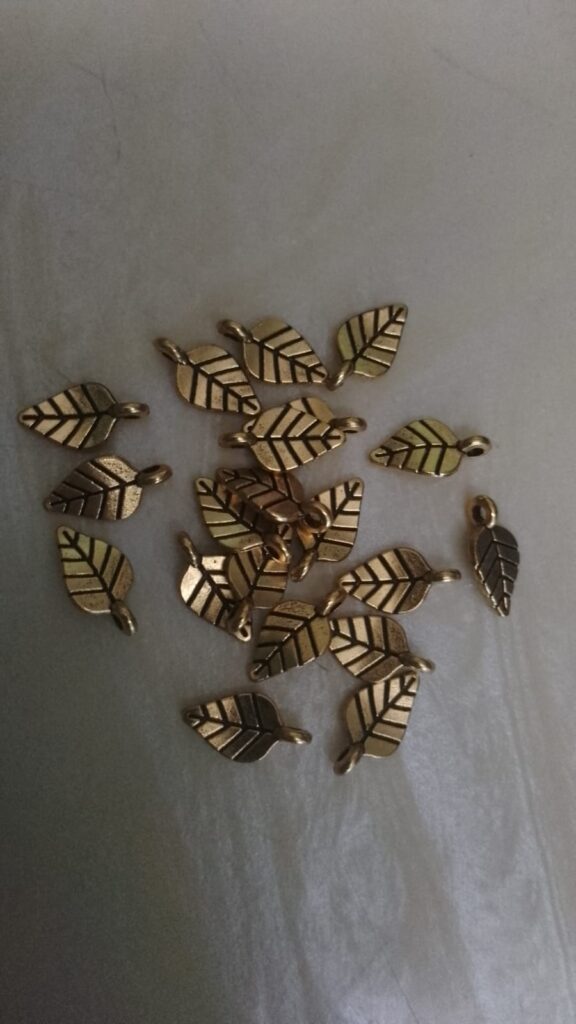 Small antique leaf charms - pack of 20 pieces
