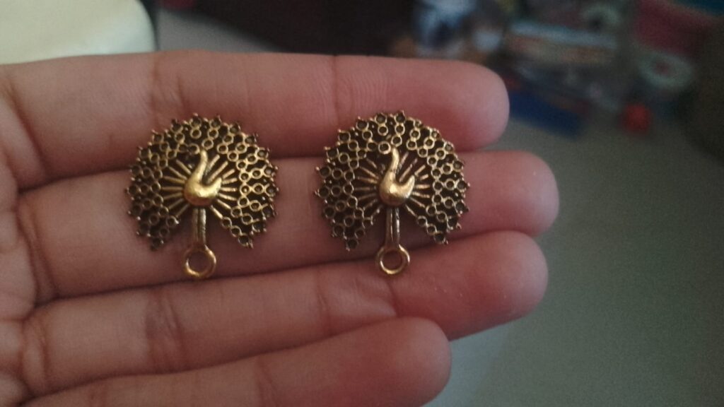 Antique gold round peacock studs
