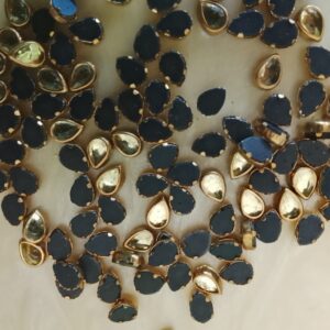 Yellow thilak shape glass kundans 6mm