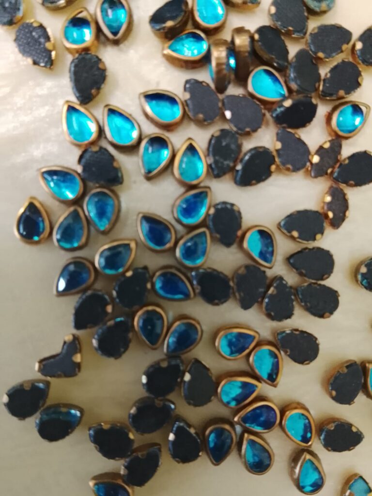 Blue thilak shape glass kundans 6mm