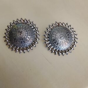 Silver studs round big