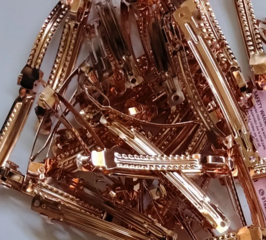Rose gold center clips